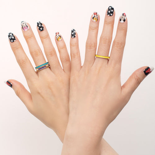 Be transported to Disneyland with this super cute Mickey and Minnie design. A classic Mickey mouse head against a contrasting black background to take you on an adventure.