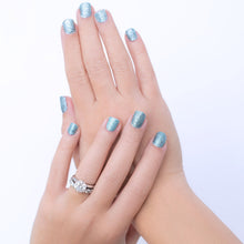 Load image into Gallery viewer, Diamond in TurquoiseIt’s the diamond on your hands. The on-point turquoise colour is suitable for any occasion requires a cocktail attire.