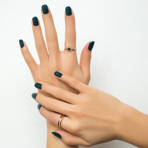 This dark emerald green looks mature and calm. It is perfect for summer or winter.  Something different: try wearing it with our overlay collection on top. Check out the second image for an inspiration. 