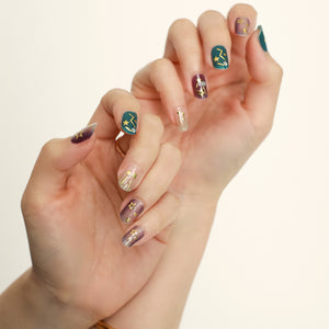 This set is as romantic and imaginary as it looks. The astrology is on your fingertips. The balanced colour tones shine with luck. Limited edition. This is our 3D collection. What’s special: 3D