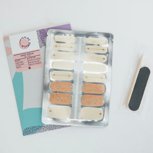 This set combines soft ivory and peachy hues with glitter gold stars. The gold foil on the soft colour brings more characters to the design. Keep dazzling with this fabulous set.  